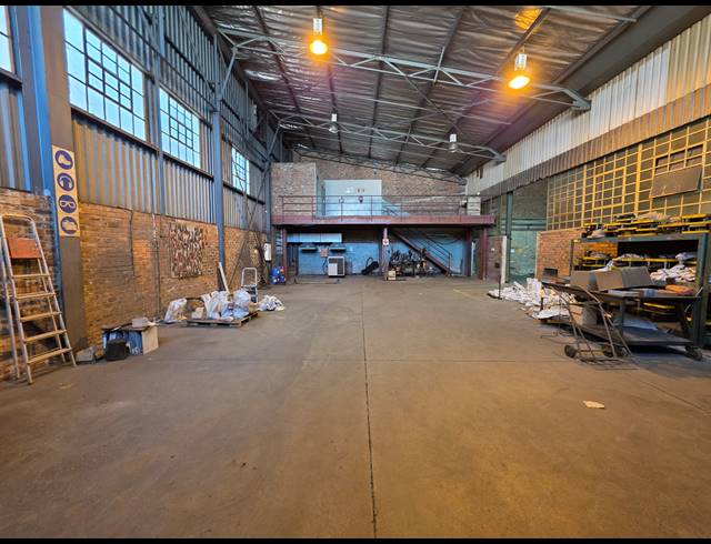 1,487M² WAREHOUSE FOR SALE IN BOOYSENS RESERVE